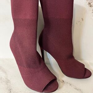 Steve Madden Peep toe Booties